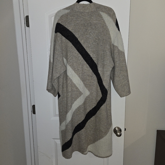 Antonia Sweater Coat By Akemi Kin - Picture 3 of 3